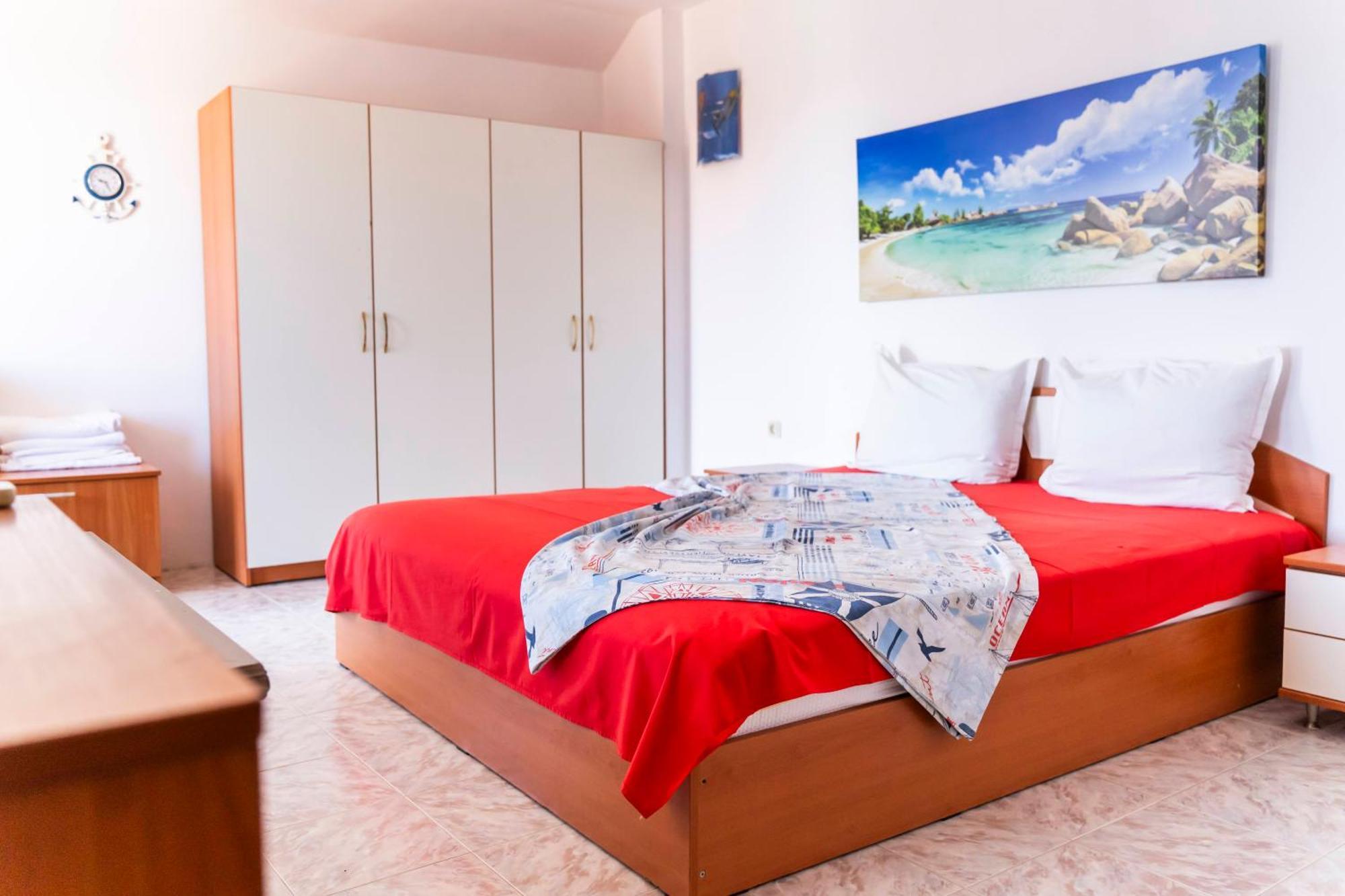 מלון נסבר Family House Katerini מראה חיצוני תמונה
